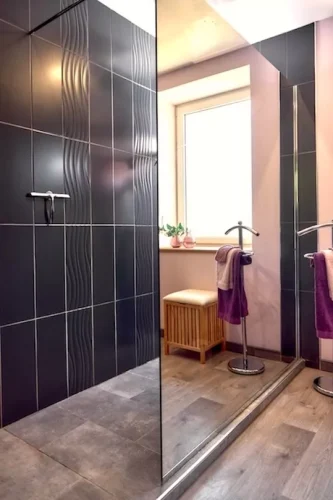 20 Badkamer douche_spiegelwand